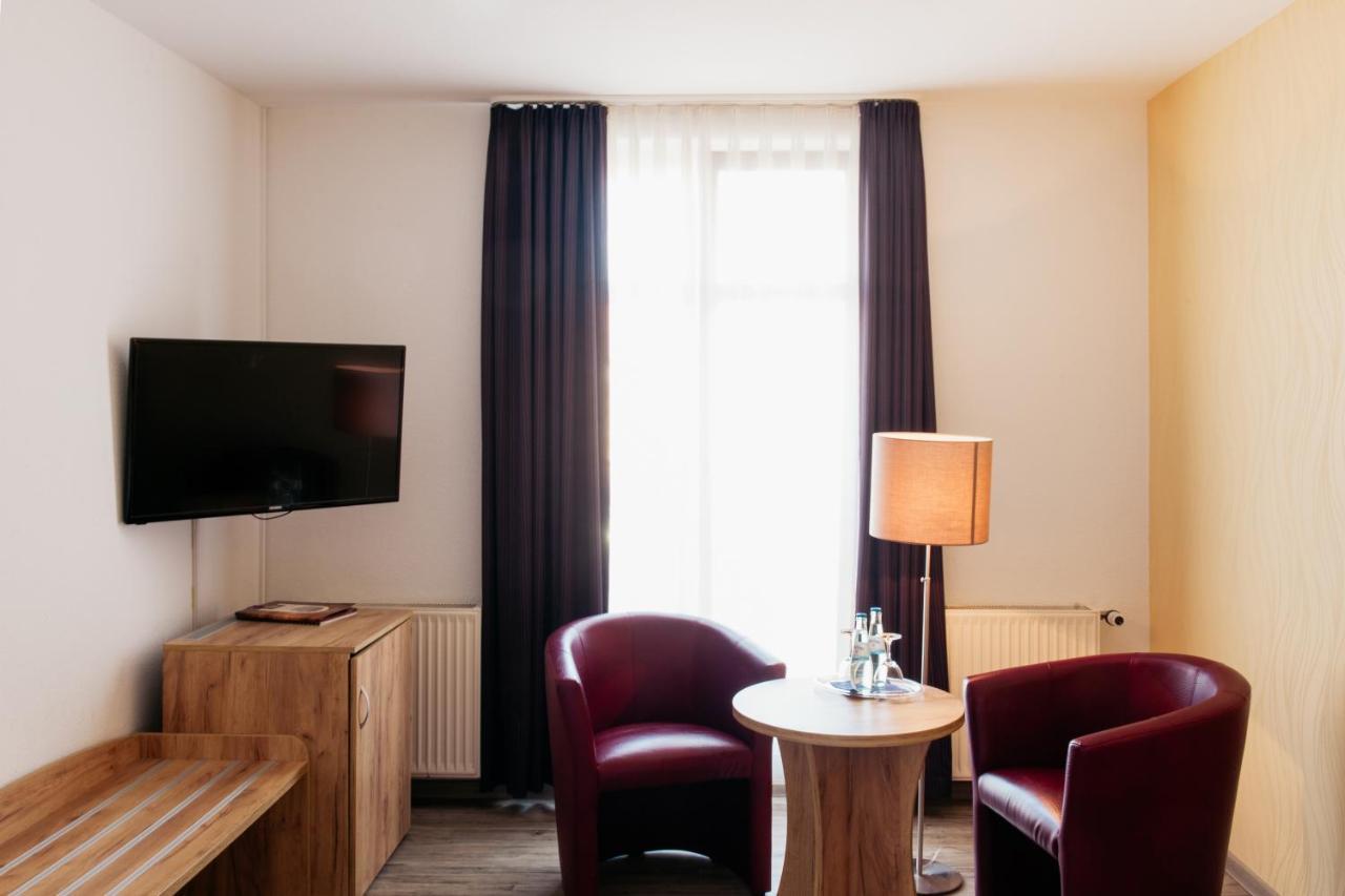 Hotel & Restaurant "Deutscher Kaiser" Perleberg Luaran gambar