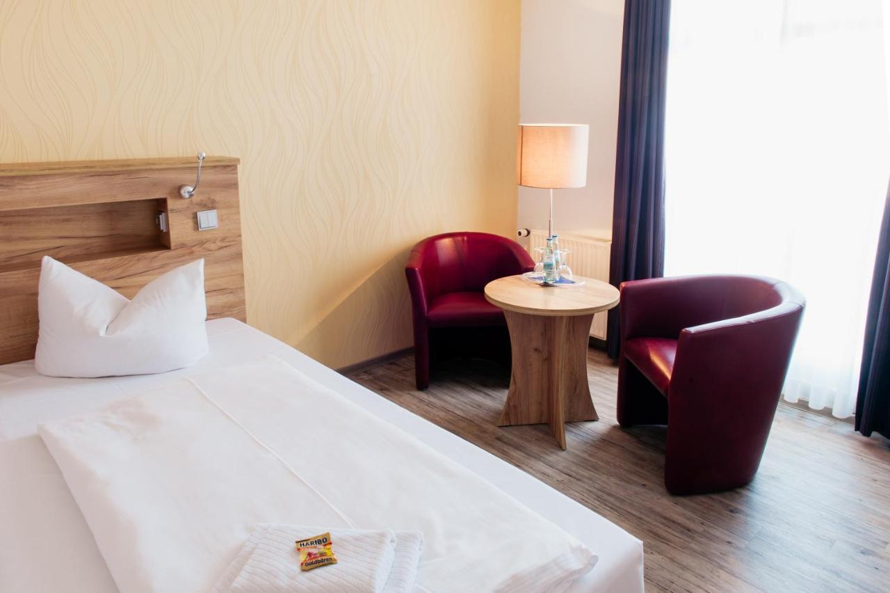 Hotel & Restaurant "Deutscher Kaiser" Perleberg Luaran gambar